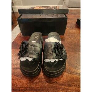NEW - NY&Co Womens Camilia Black Platform Sandals Slides Flower CUTE- Size 7
